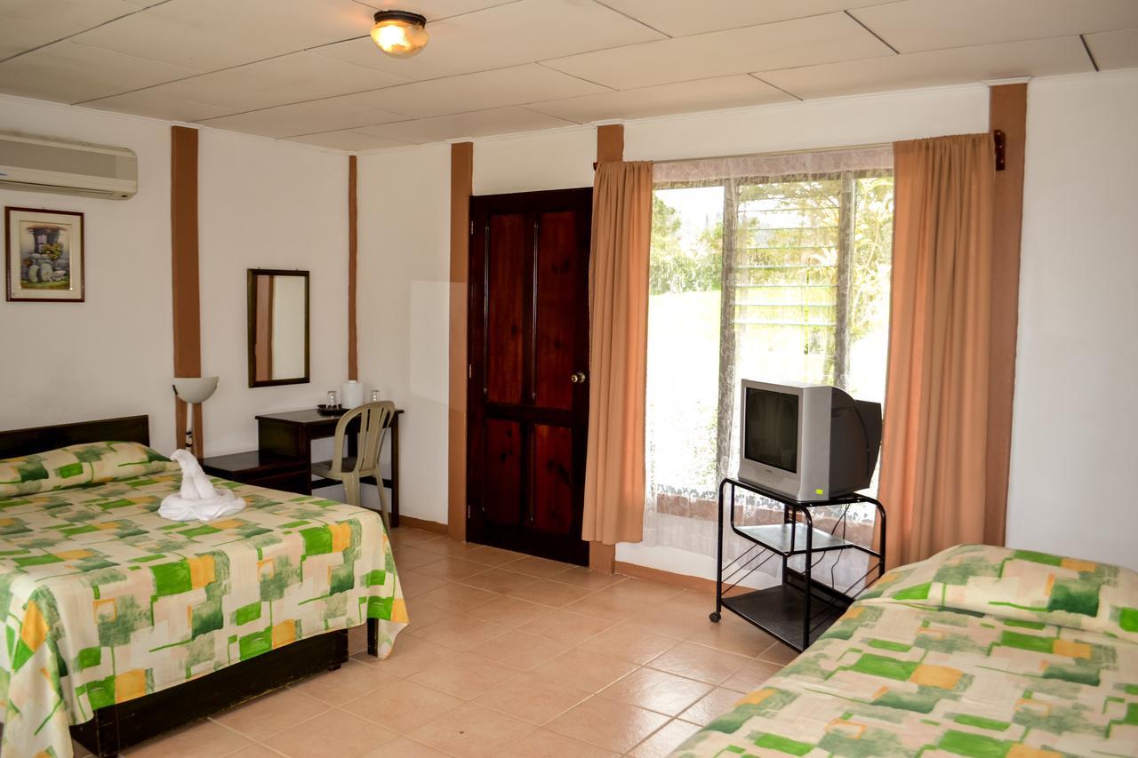 Termales Del Bosque & Hot Springs Hotel La Marina Exterior photo